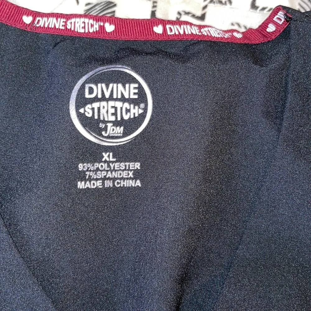 SCRUB TOP - Picture 3 of 3